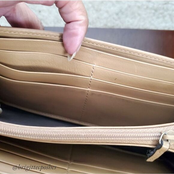 GUCCI Leather Embossed GG Long Wallet - Picture 14 of 16